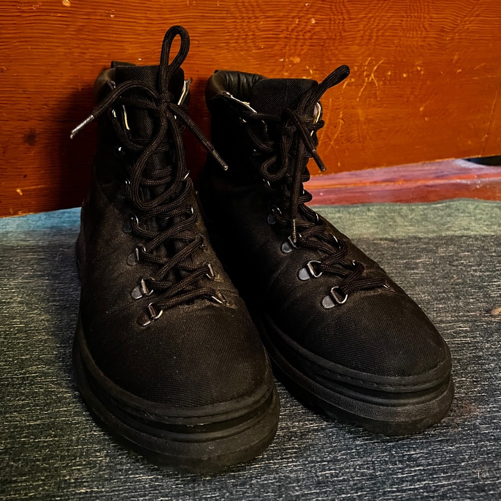 Thesus Vegan Outdoor Weekend Boots - classic black US Women’s 11